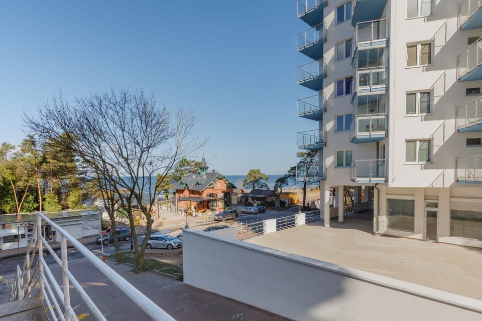 Property building, Neighbourhood