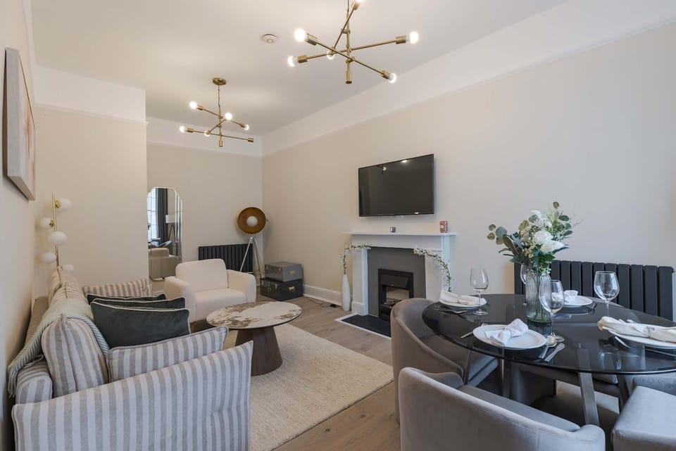 Charming 1BR Near Hyde Park & Paddington Apartment in City of Westminster