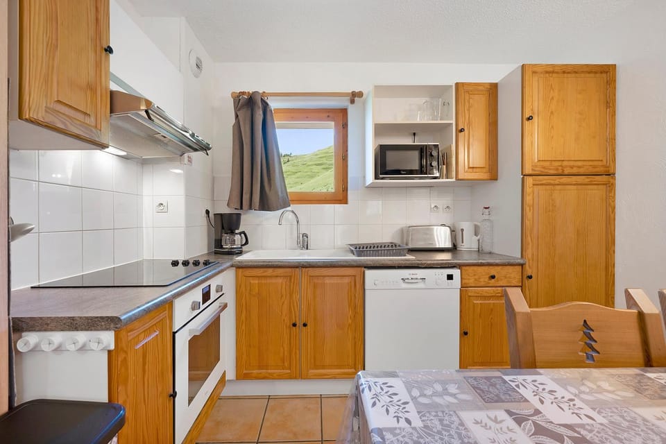 Kitchen or kitchenette, Living room