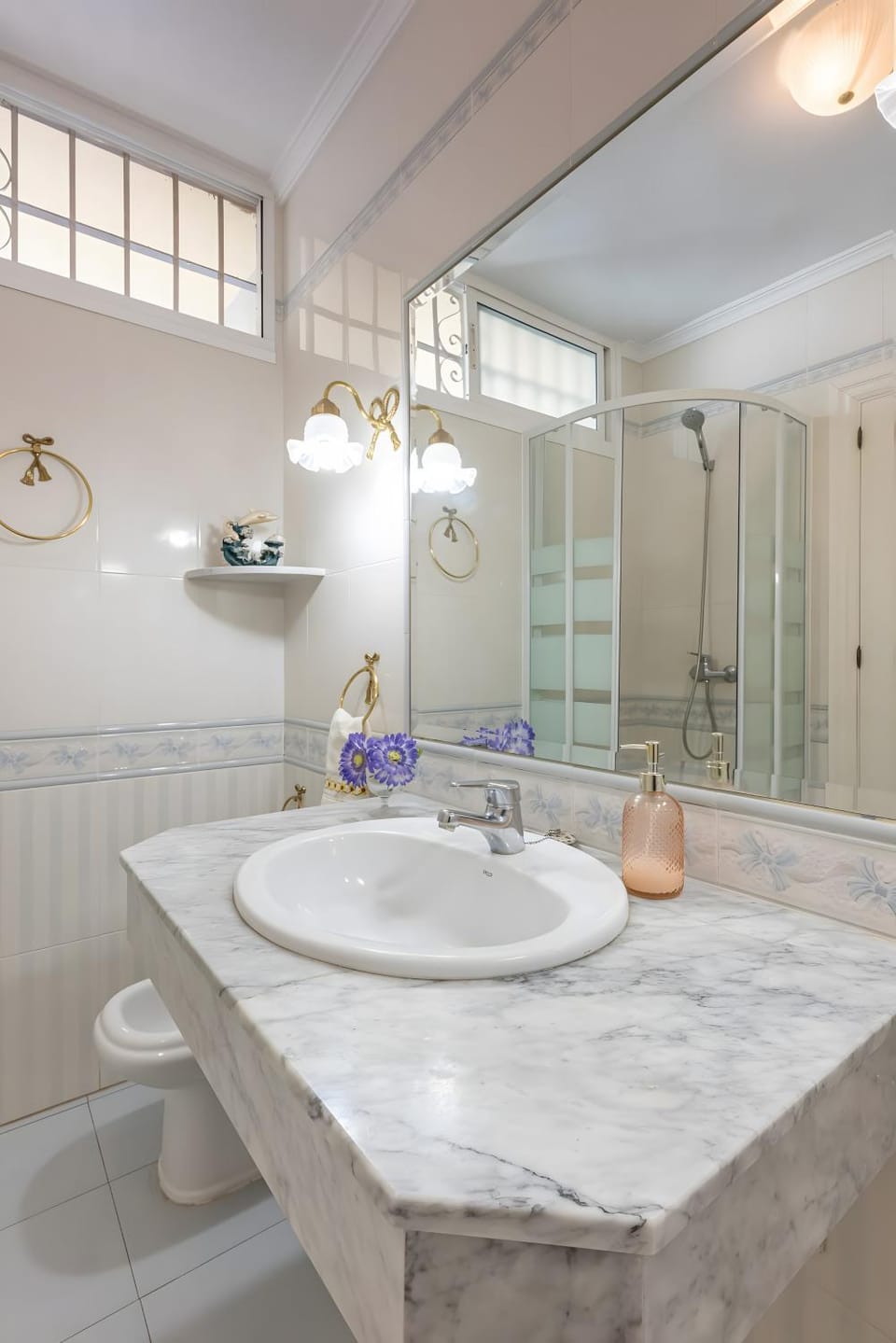 Bathroom, Living room