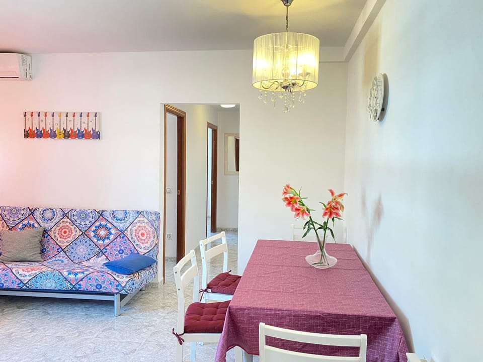 Living room, Seating area, Dining area