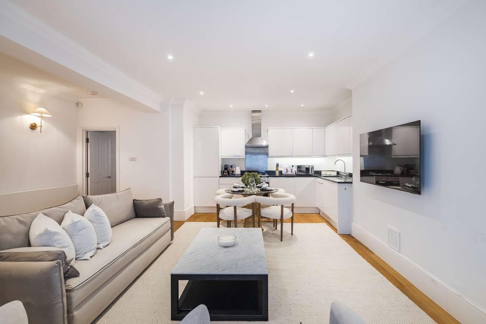 Charming 2BR Near Chelsea & Kensington Apartment in City of Westminster