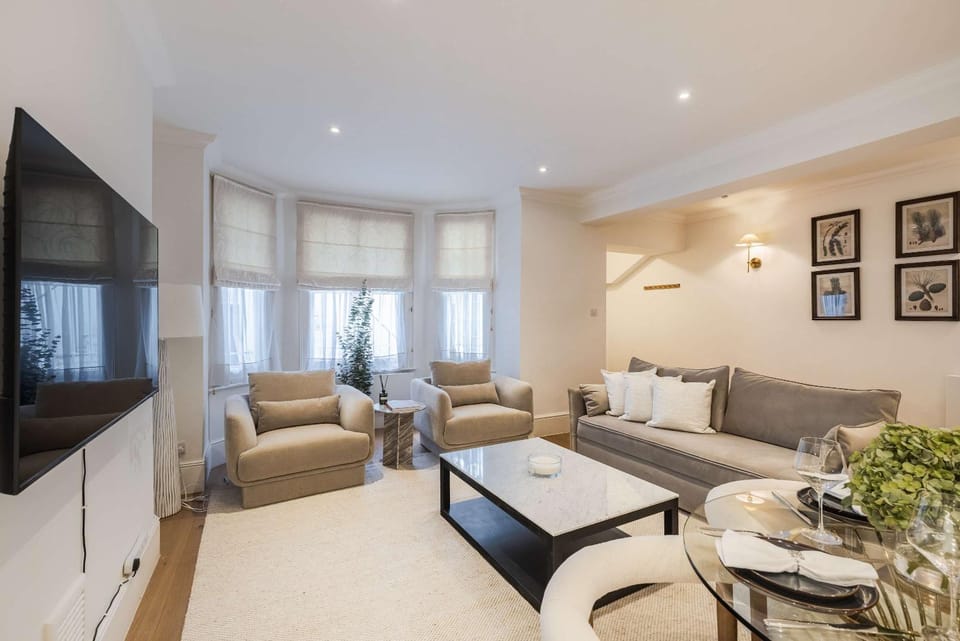Charming 2BR Near Chelsea & Kensington Apartment in City of Westminster