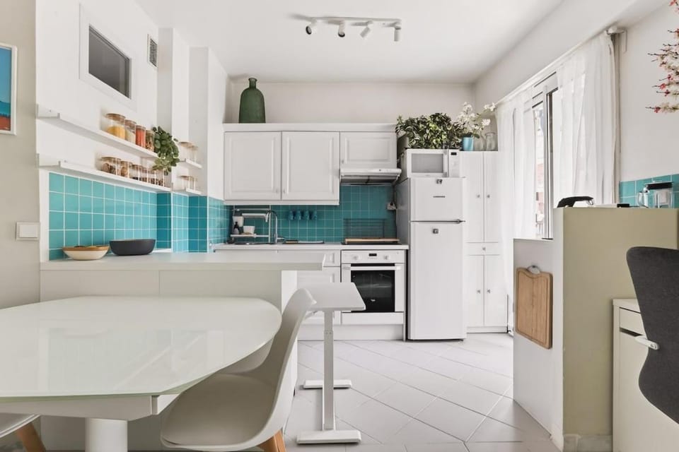 Cozy 1BR flat with balcony - 5 min to tram station Apartment in Nice