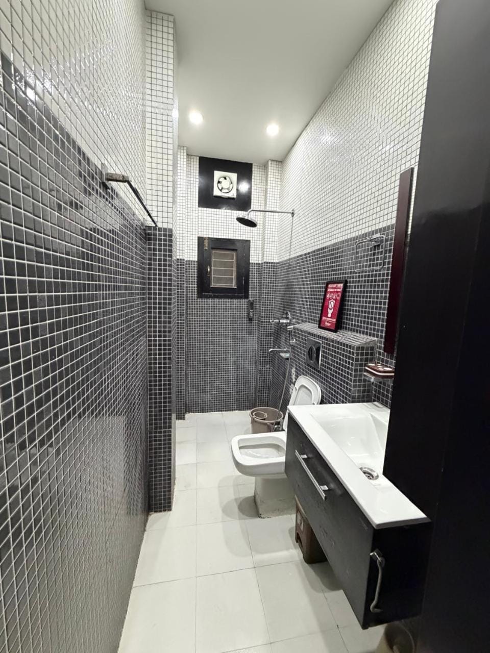 Seekam Stays 2BHK Unit Apartment in India