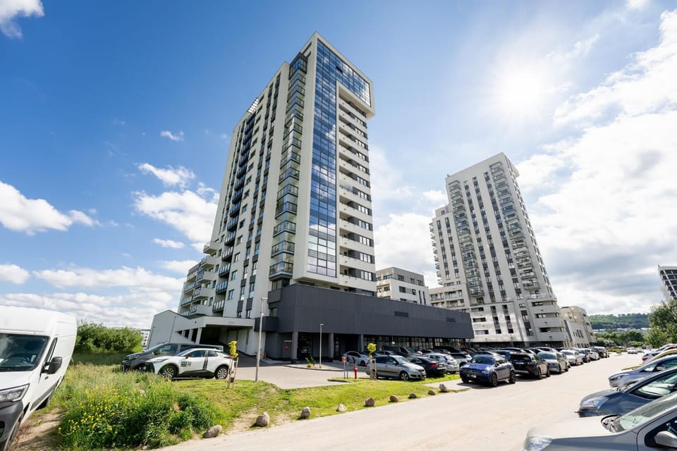 Property building, Neighbourhood, Location