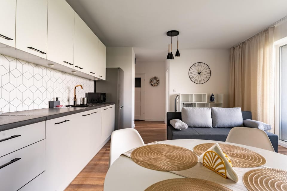 Kitchen or kitchenette, Living room, Seating area, Dining area, stove