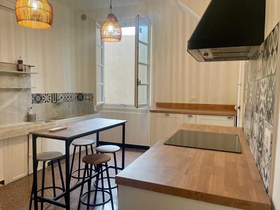 Happy Family Apartments Historical Luxury B Apartment in Genoa