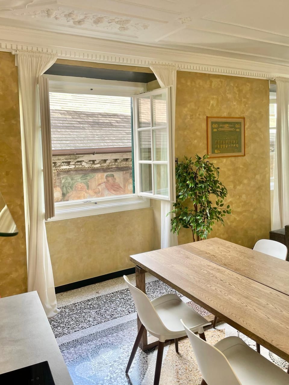 Living room, Dining area