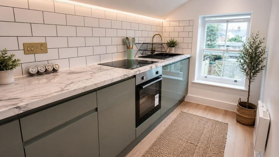 Kitchen or kitchenette
