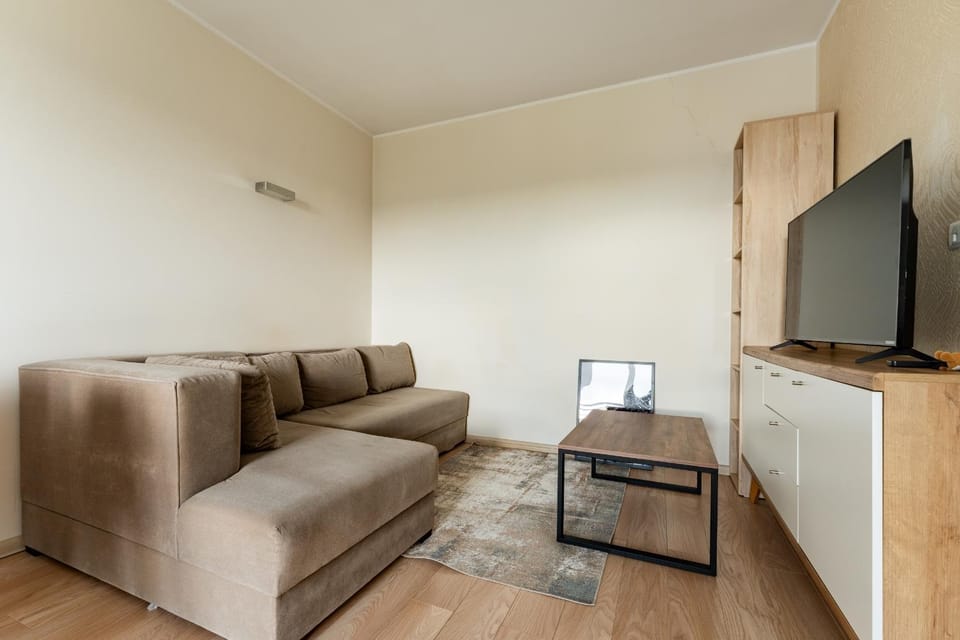 Communal lounge/ TV room, TV and multimedia, Living room, Seating area, Evening entertainment
