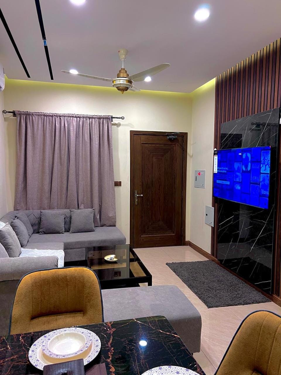Zeta Luxury Suites I One Bedroom Apartment City View Apartment in Islamabad Capital Territory
