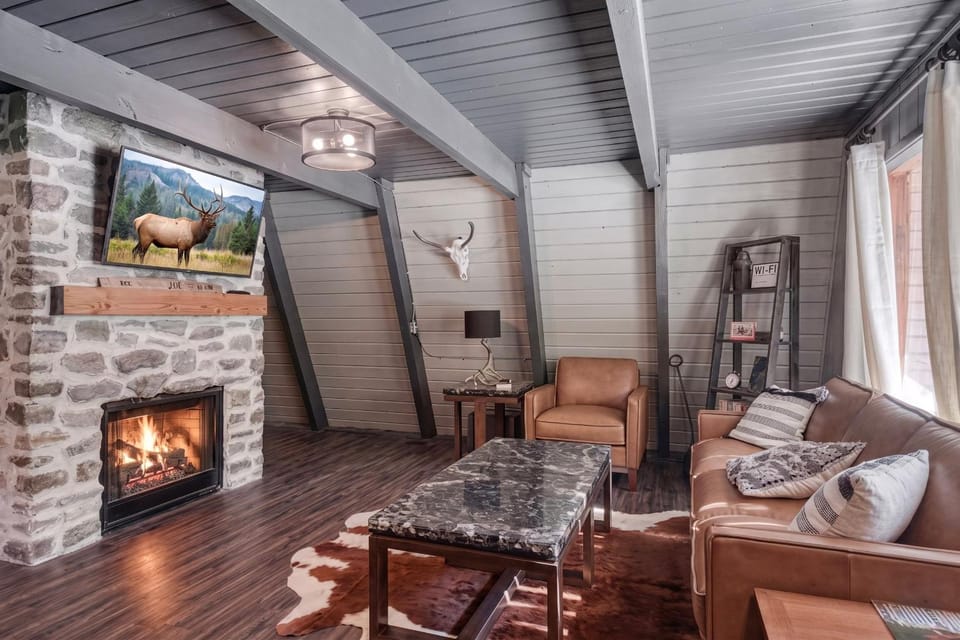 SHOTGUN CHALET: ATV Mtn Trail Access Yellowstone WiFi House in Idaho