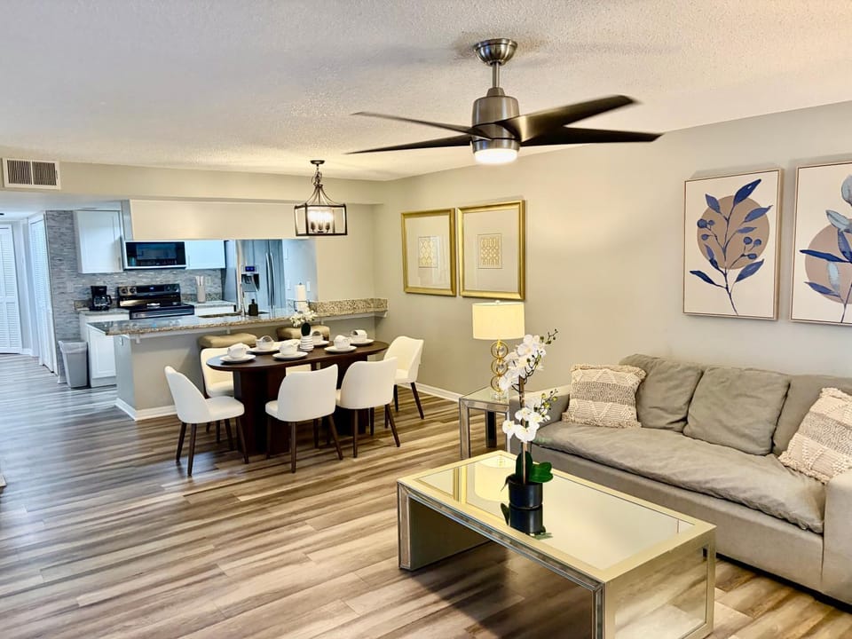 Grand Family 3BR Garden Penthouse near Disney Apartment in Kissimmee