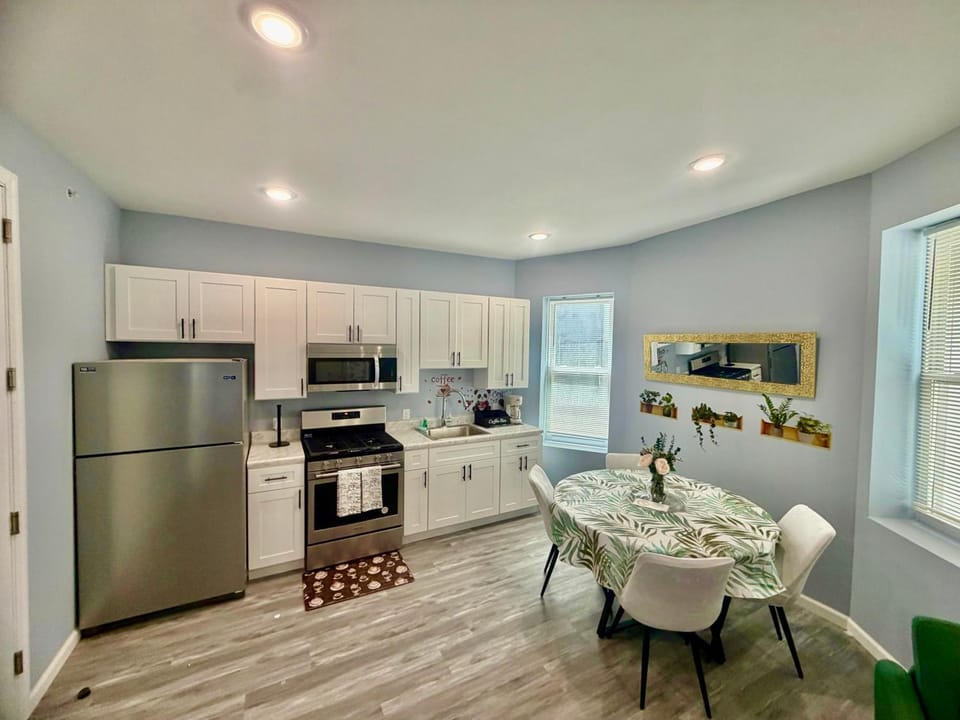 Grand Luxury 1BR Penthouse Suite near Newark Airport Apartment in Newark