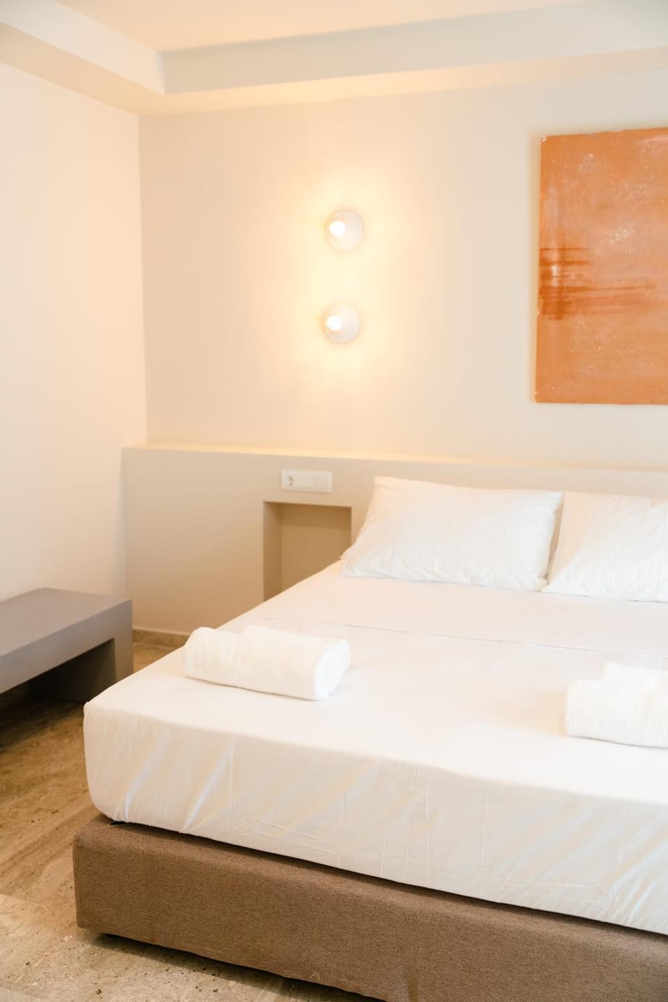 Bed, Decorative detail, towels