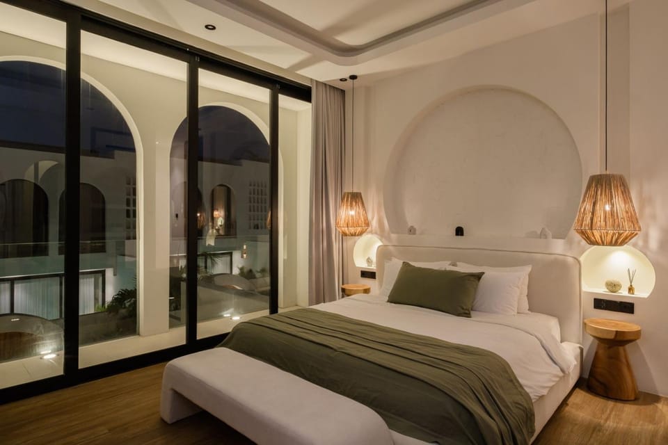 Bed, Night, Photo of the whole room, Bedroom