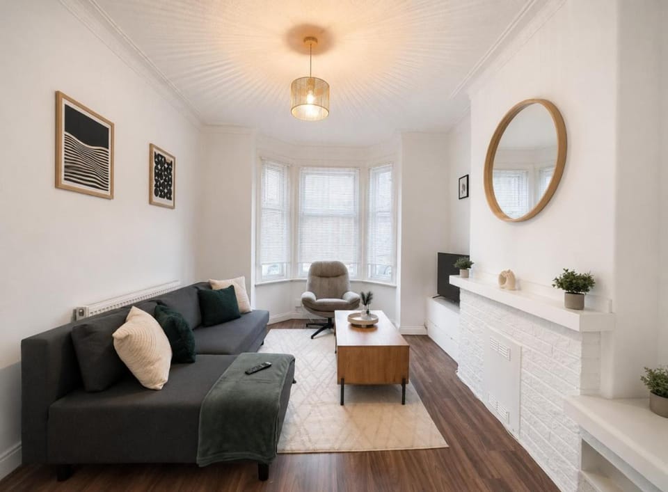 Salford Retreat - 3 Bedrooms - Sleeps 5 - River Apartment in Salford