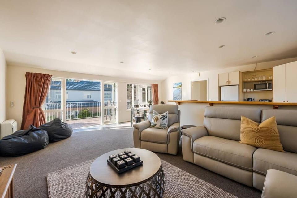 Lounge or bar