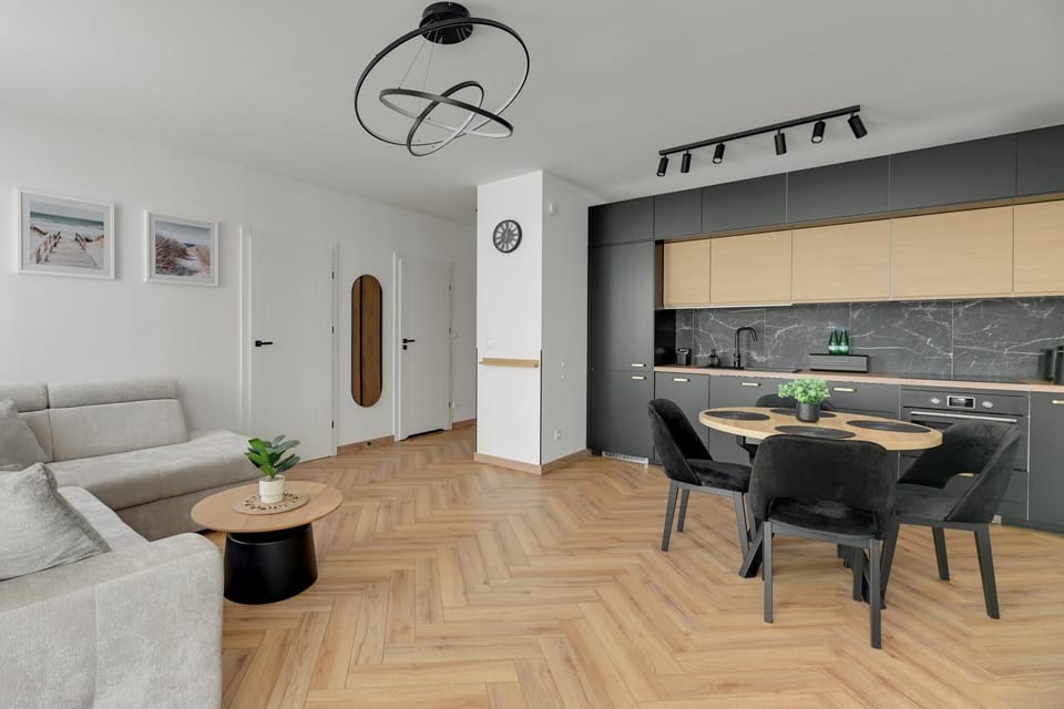 Kitchen or kitchenette, Living room, Seating area, Dining area