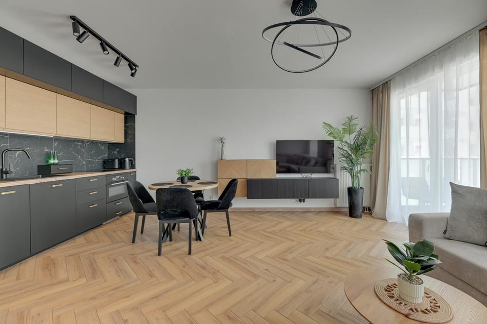 TV and multimedia, Kitchen or kitchenette, Living room, Seating area, Dining area