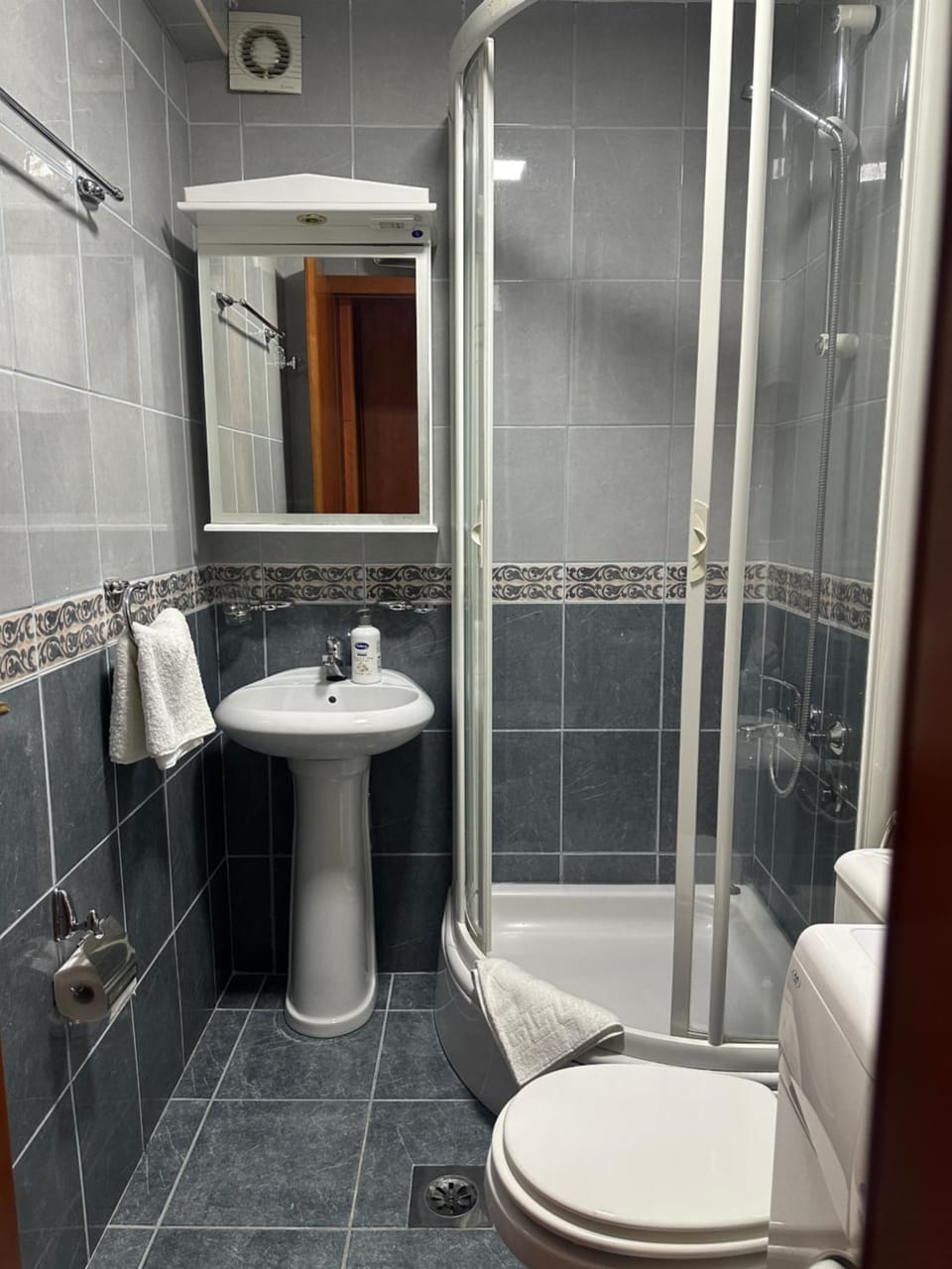 Bathroom, washing machine
