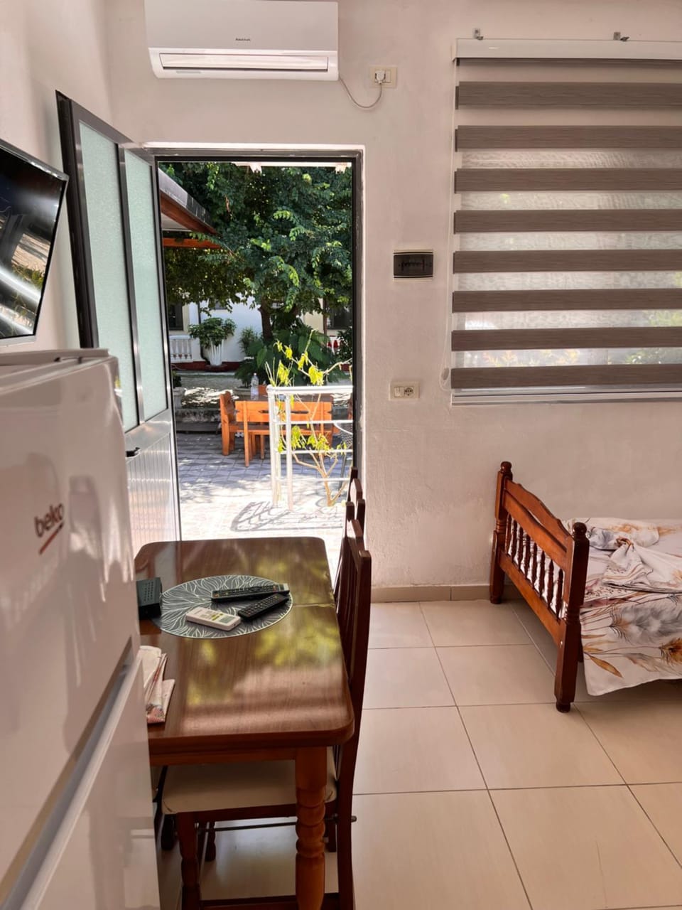 Living room, air conditioner