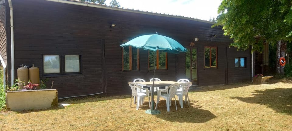 Property building, Seating area