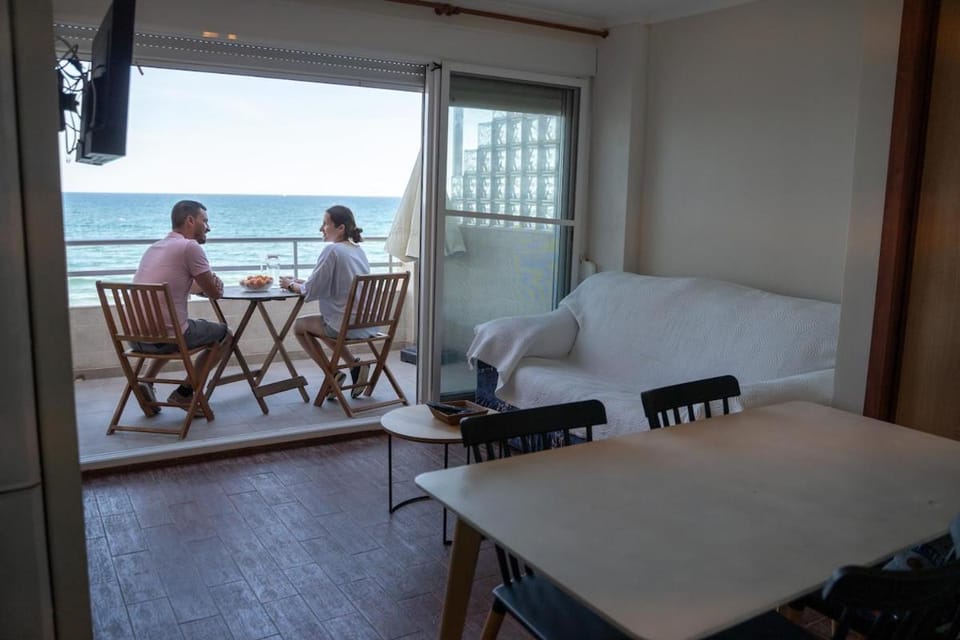 Vistas al mar en primera linea de playa Apartment in Ribera Baixa