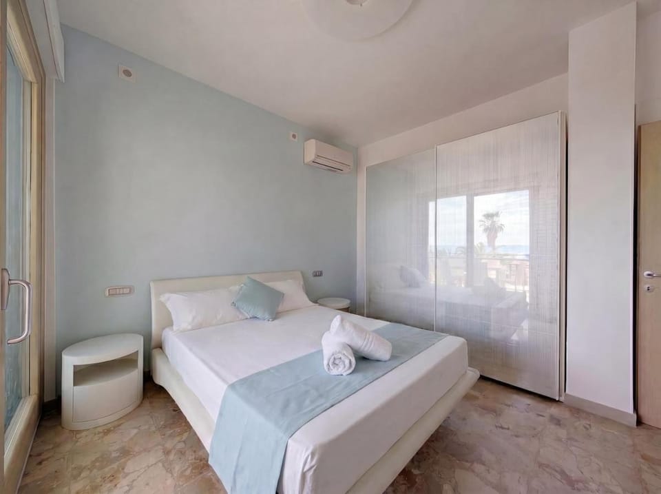 -Fronte mare- AC WiFi balcone vista mare Apartment in Porto San Giorgio