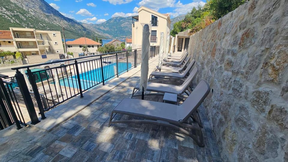Pool view, Swimming pool