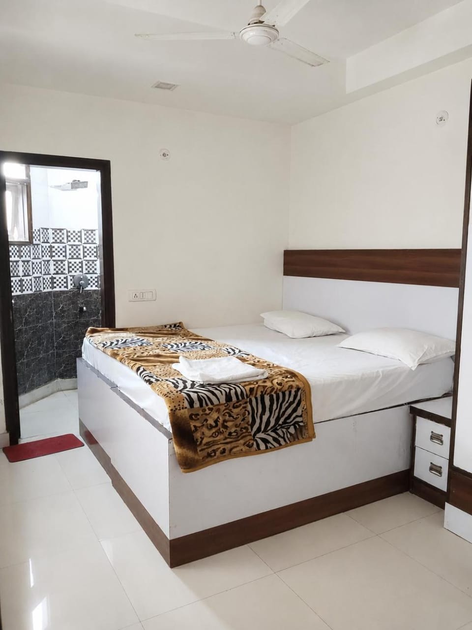 Chahal Guest House Nangloi Hotel in Delhi
