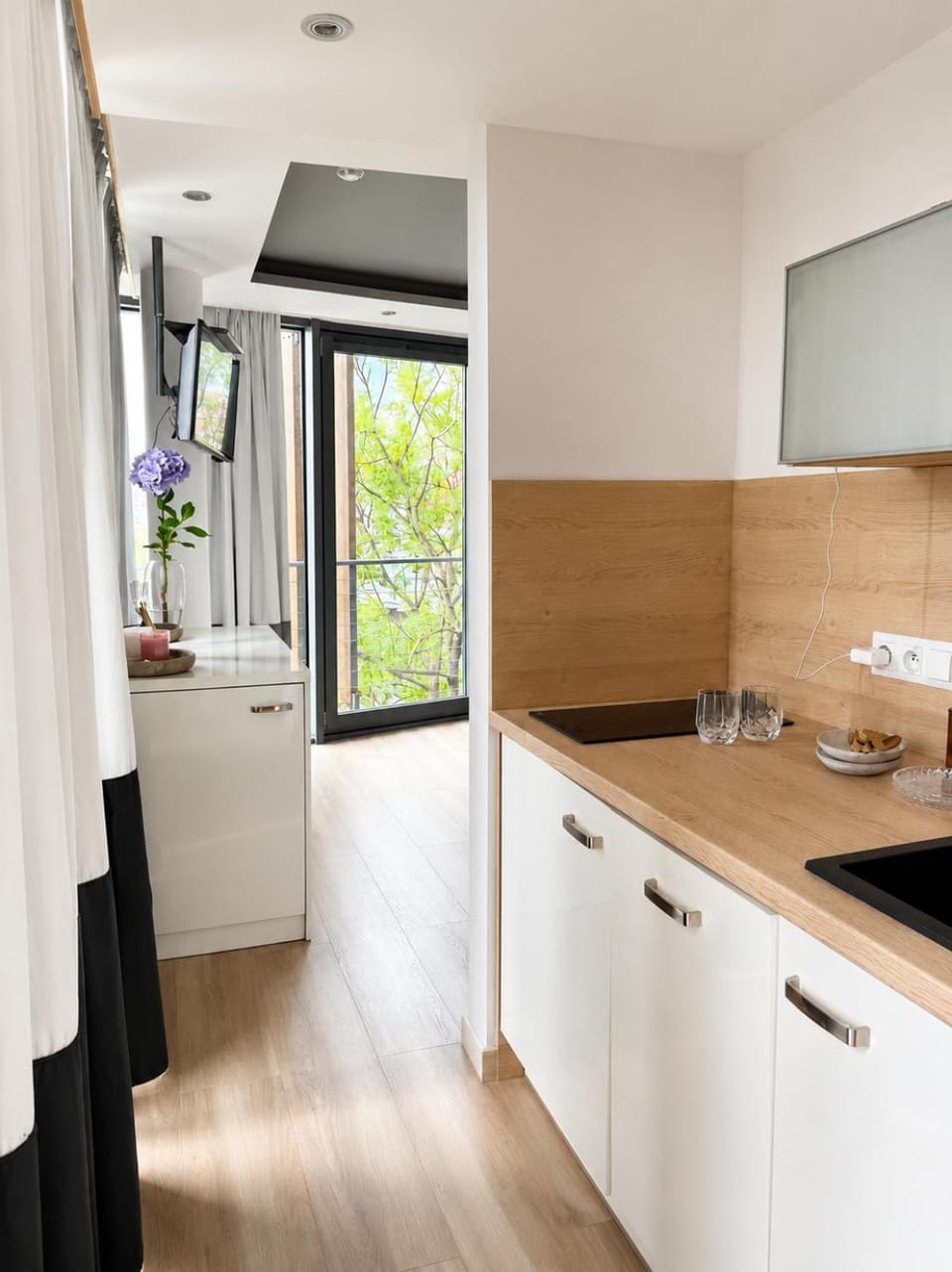 Kitchen or kitchenette, washing machine