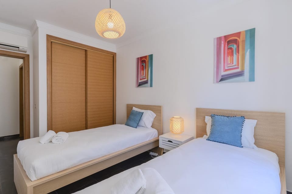 #387 Family-Friendly Apartment Near the Beach Apartment in Praia de Armação de Pêra