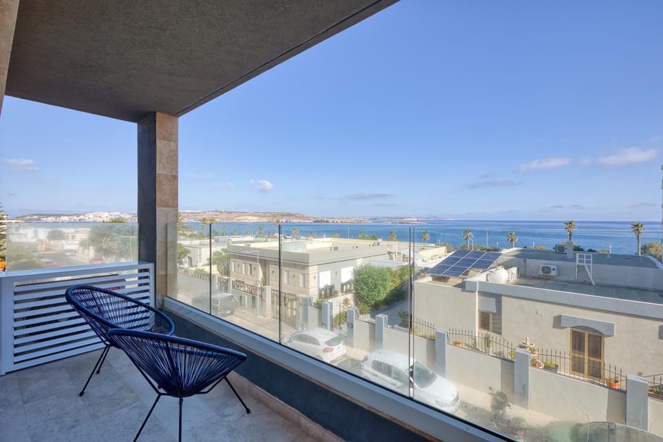 Modern Apartment with Sea View Qawra Apartment in Saint Paul's Bay