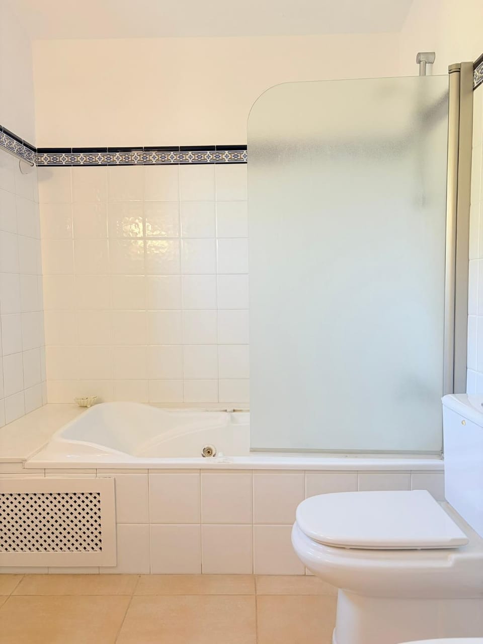 Bathroom, Living room