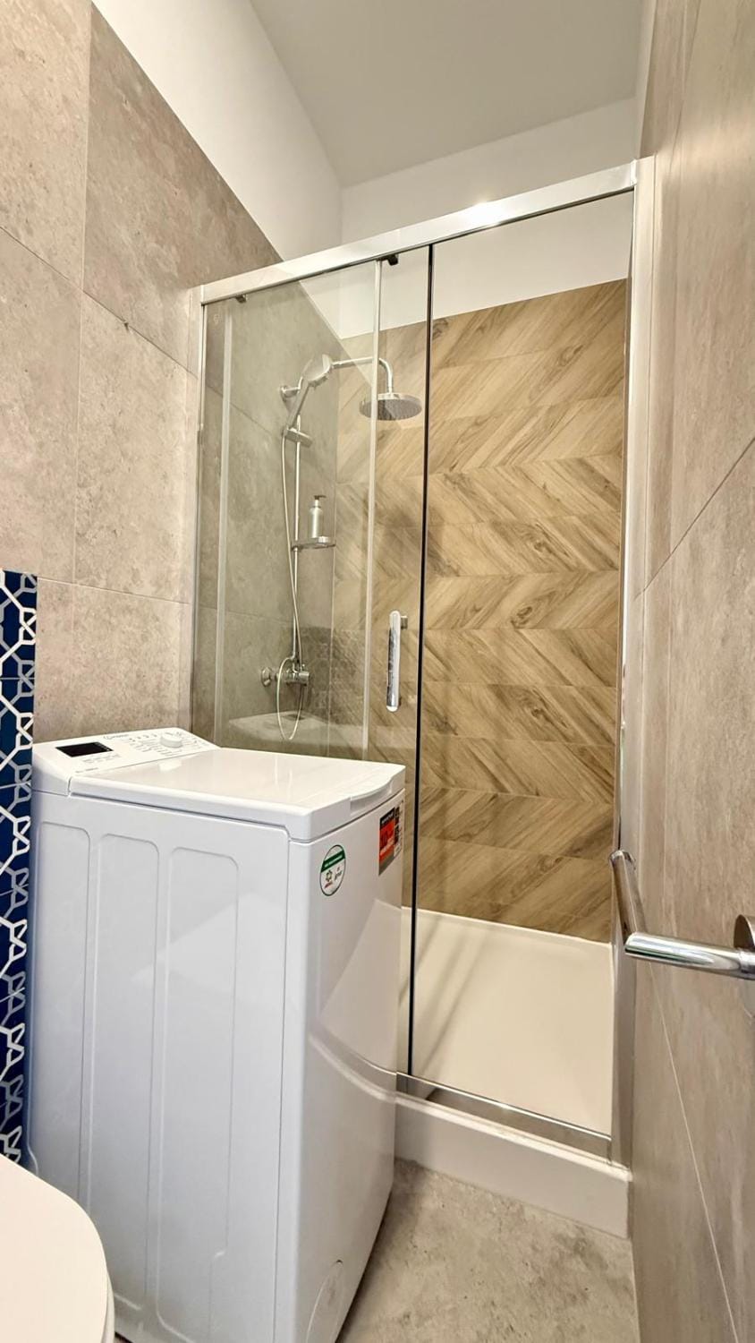 Shower, Bathroom, washing machine