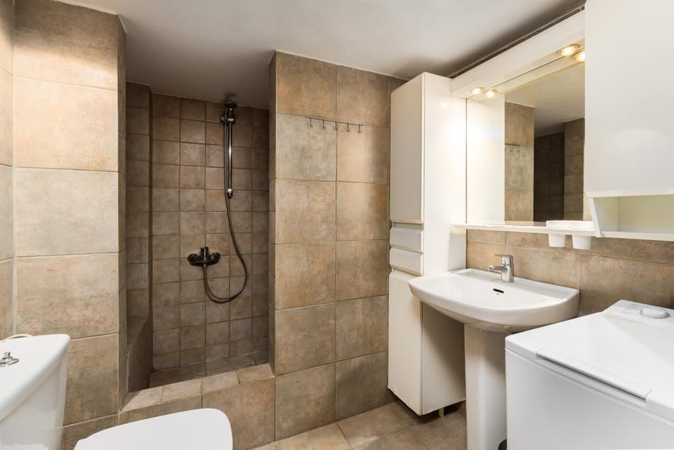 Shower, Bathroom, towels