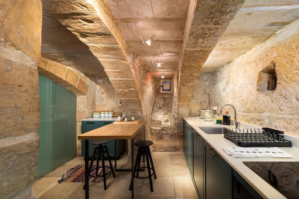 Traditional 1BR Maltese Maisonette Near Valletta Grand Harbour Area Apartment in Valletta