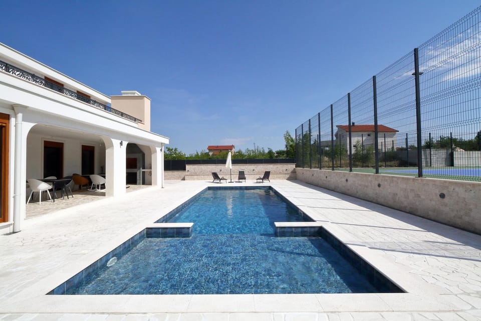 Pool view, Swimming pool