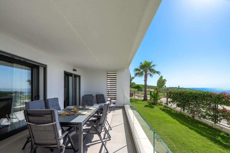 Modern Apartment with Sea & Golf Views Apartment in Andalusia