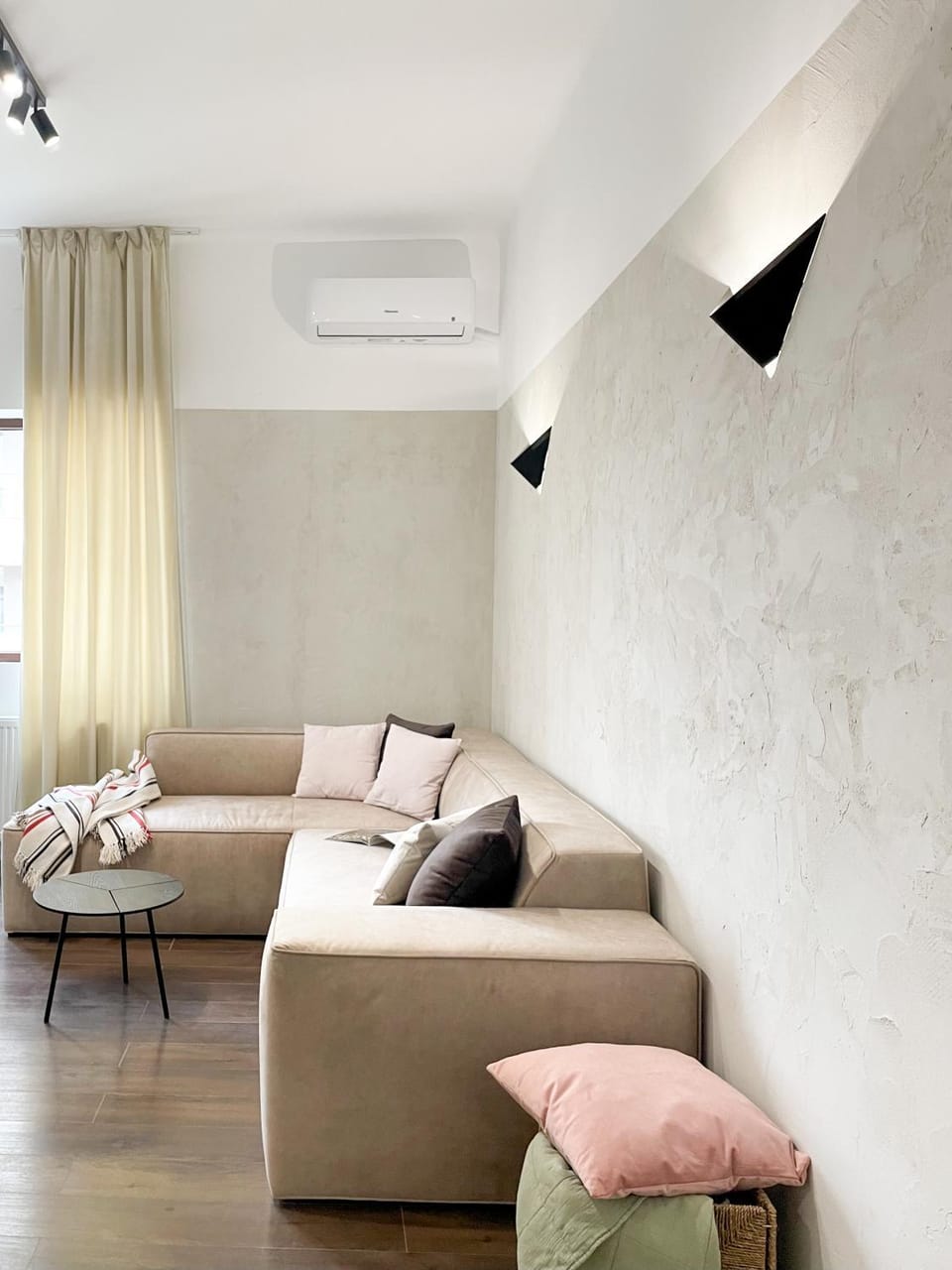Ultracentral Prestige Apartment 2 Bdrm Apartment in Bucharest