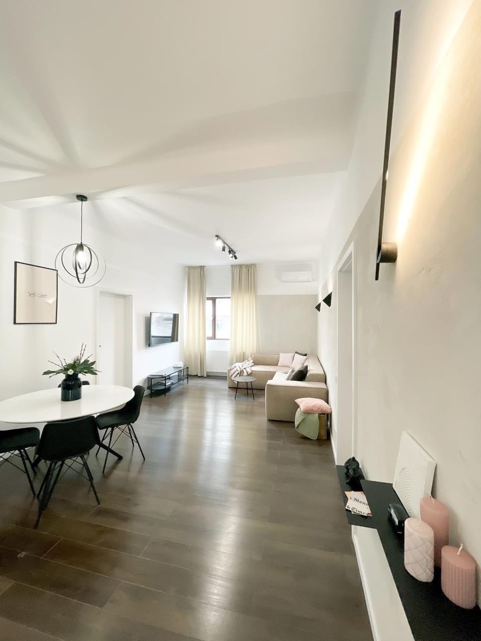 Ultracentral Prestige Apartment 2 Bdrm Apartment in Bucharest