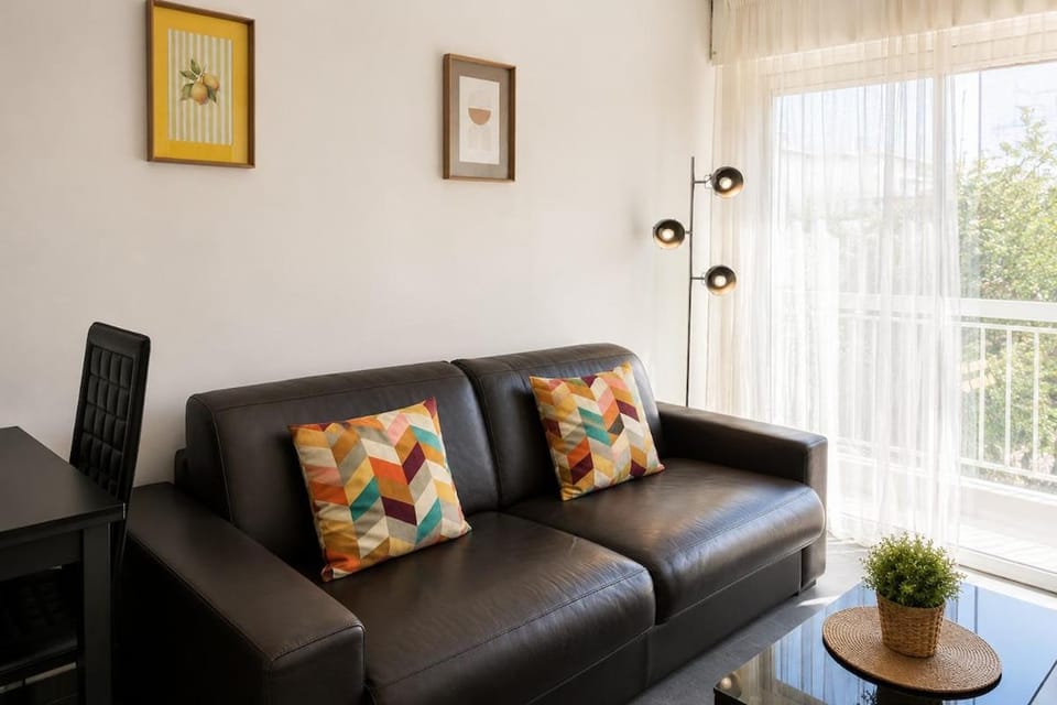 Nice fully equipped studio with comfortable AC Apartment in Nice