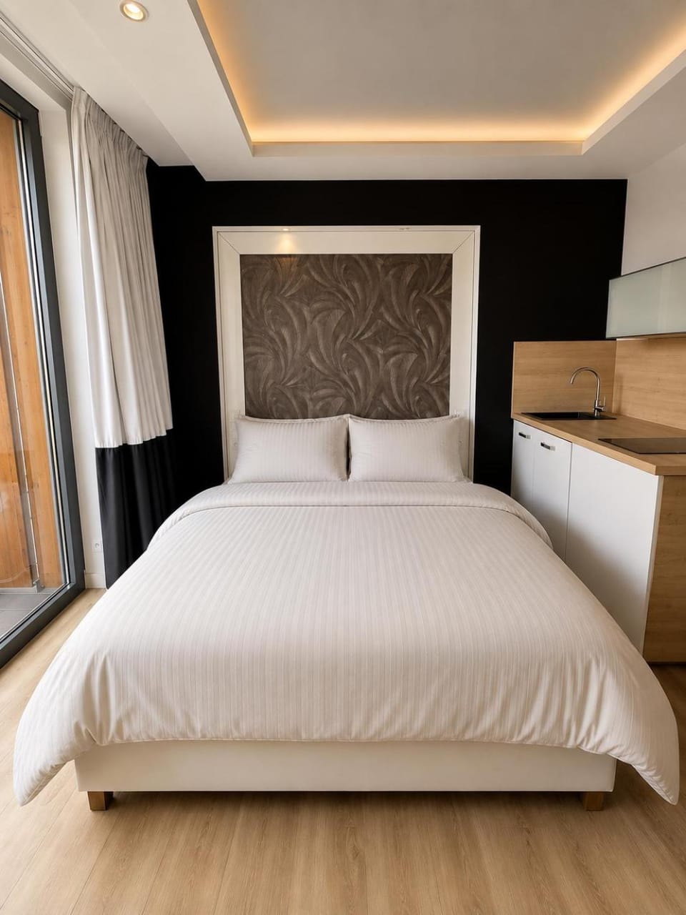 Bed, Kitchen or kitchenette