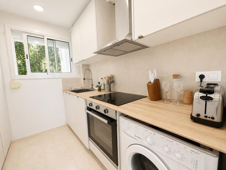 Kitchen or kitchenette, kitchen