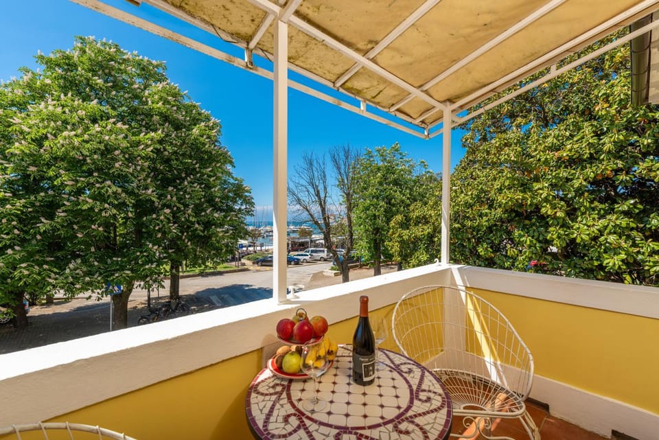 Sea View Boutique Apartman Villa Mediteran near Beach & Old Town Apartment in Poreč