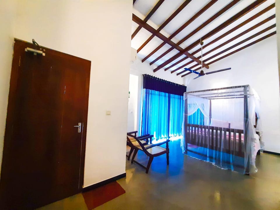 Communal lounge/ TV room, TV and multimedia, Living room, Seating area, fireplace, air conditioner