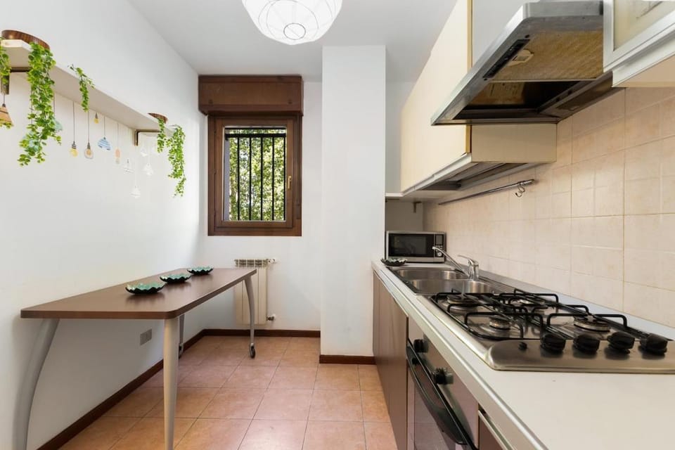 Marche Apt - Wifi - Metro M3 - Culla Apartment in Milan