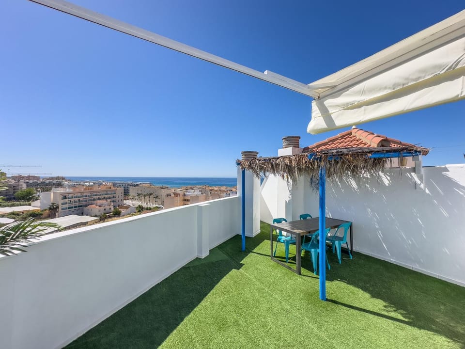 Property building, Balcony/Terrace, Living room